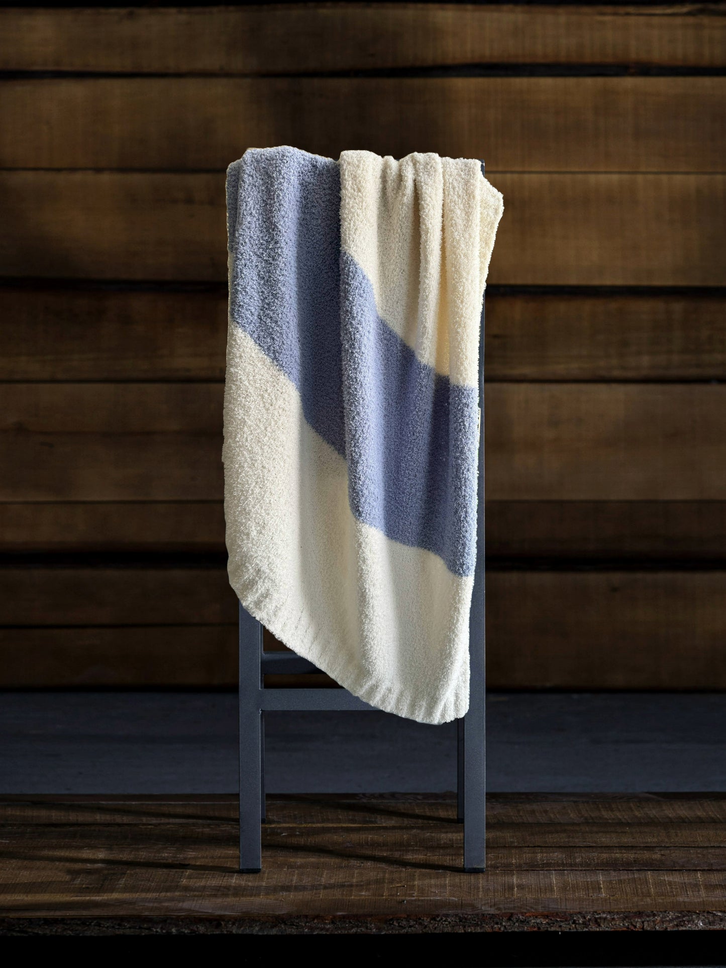 Emmet feather soft Stripe Throw
