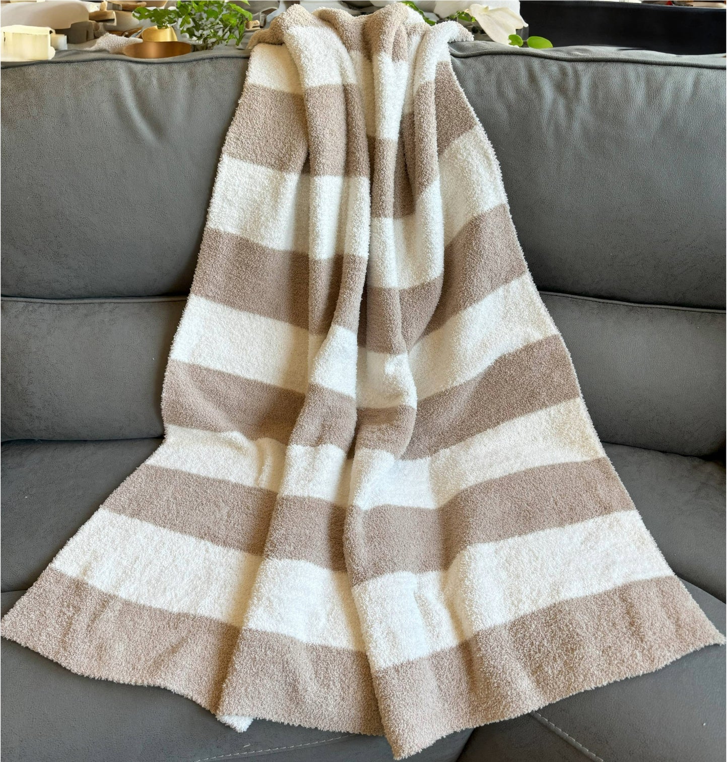 Brooks Throw (Beige Ivory Stripe)