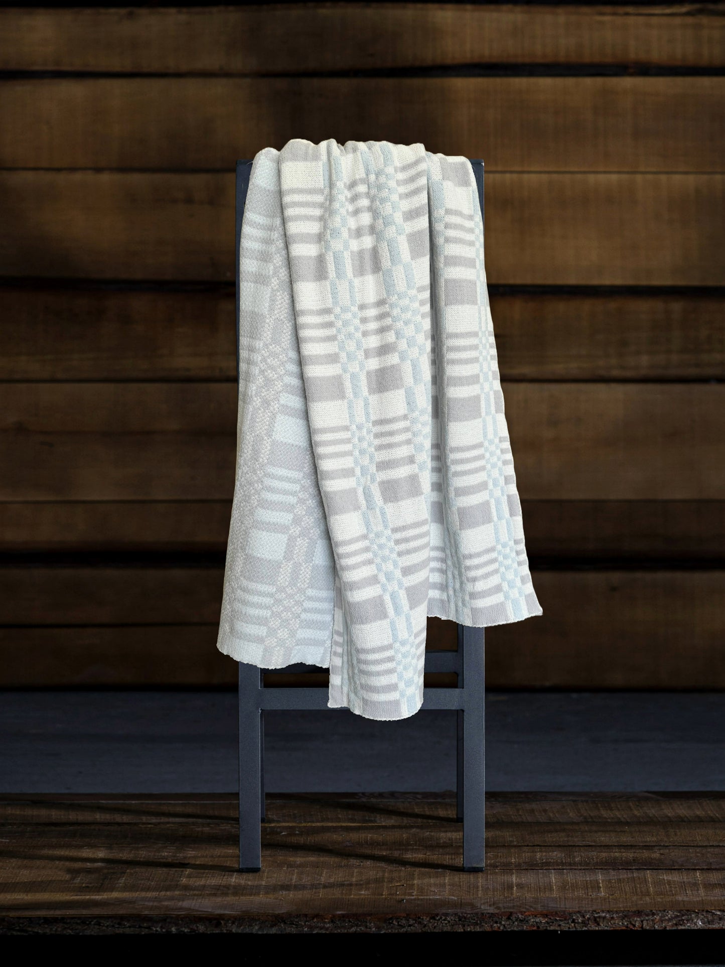 Lila Throw