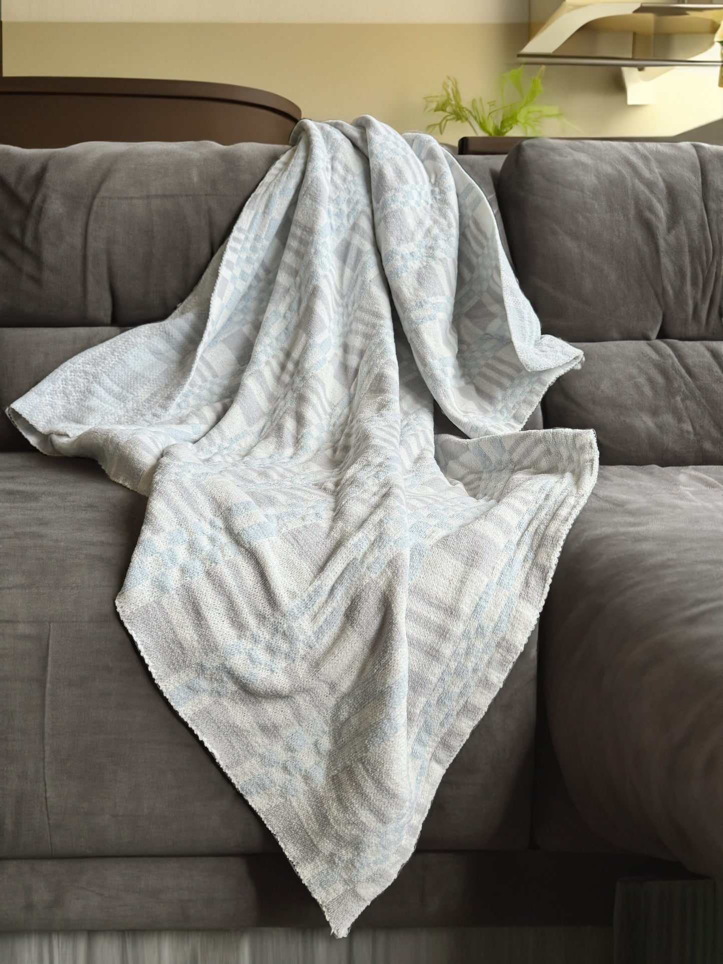 Lila Throw
